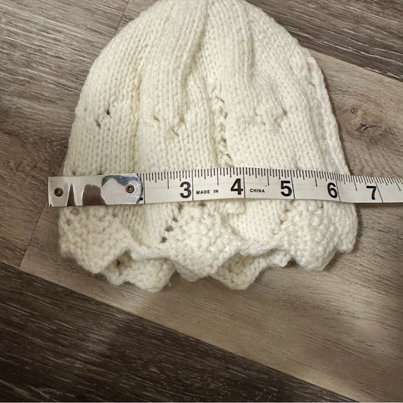 New Handmade Knit Baby Cardigan and Hat Set - Picture 10 of 12